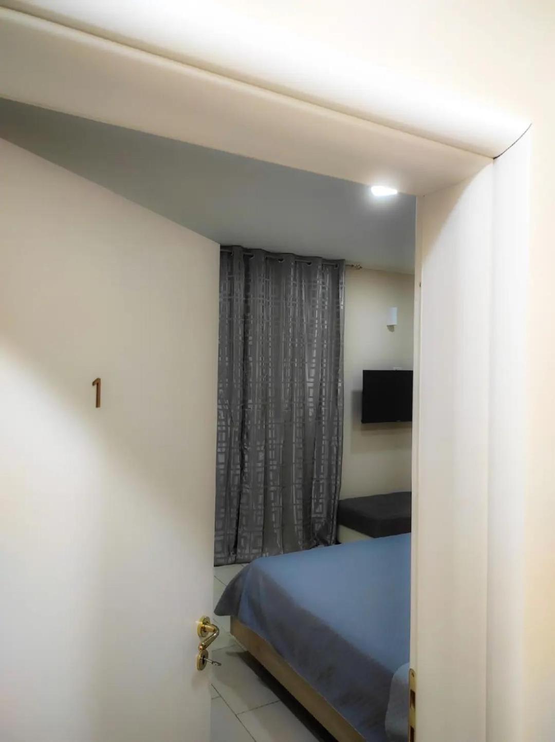 76 Avenue Suites Wi-Fi - Shuttle Reggio di Calabria Exteriör bild